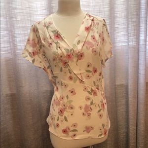 NWT RW&CO floral pastel blouse